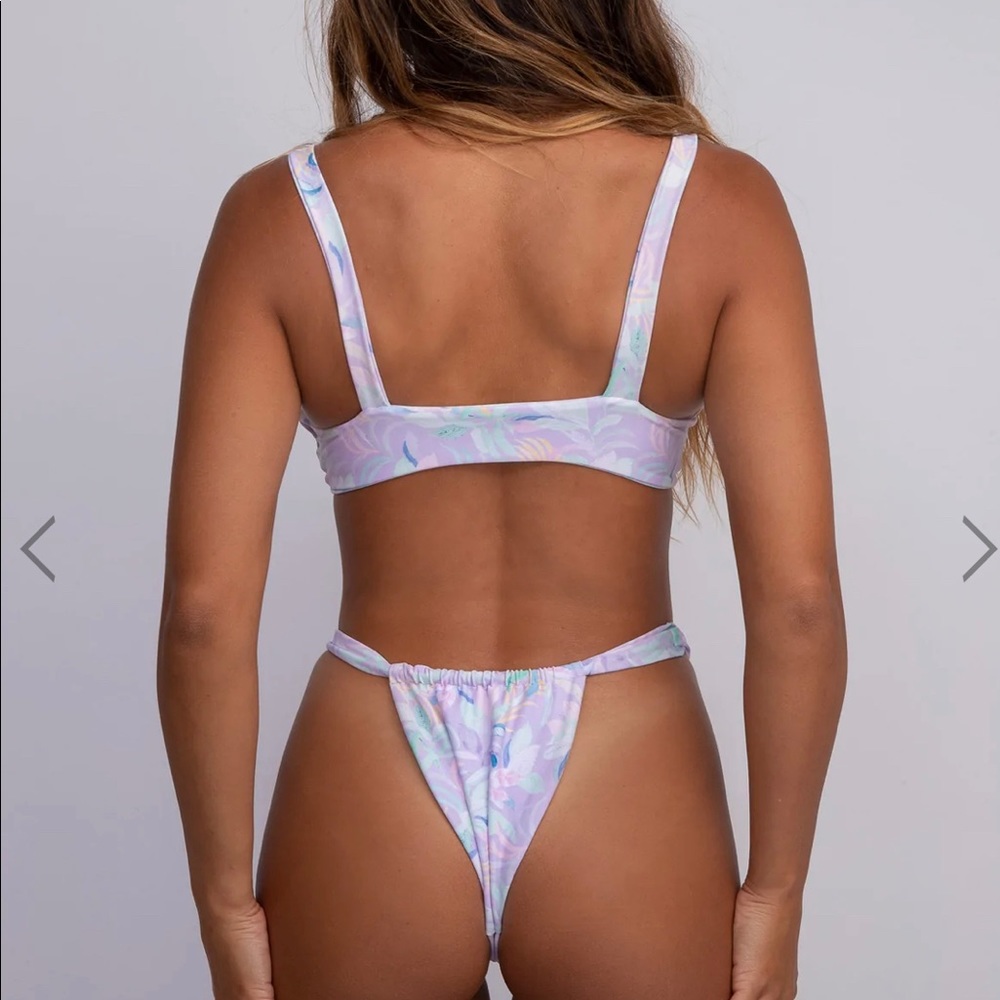 NWT Skatie Mariposa Bikini size medium // mya top Bobbi thick band bottoms